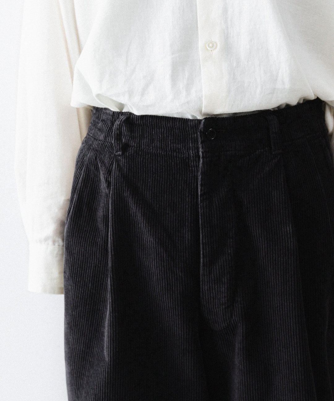 concause-コンコースのCORDUROY WIDE TAPERED SLACKSのBLACK公式通販サイトsession福岡セレクトショップ