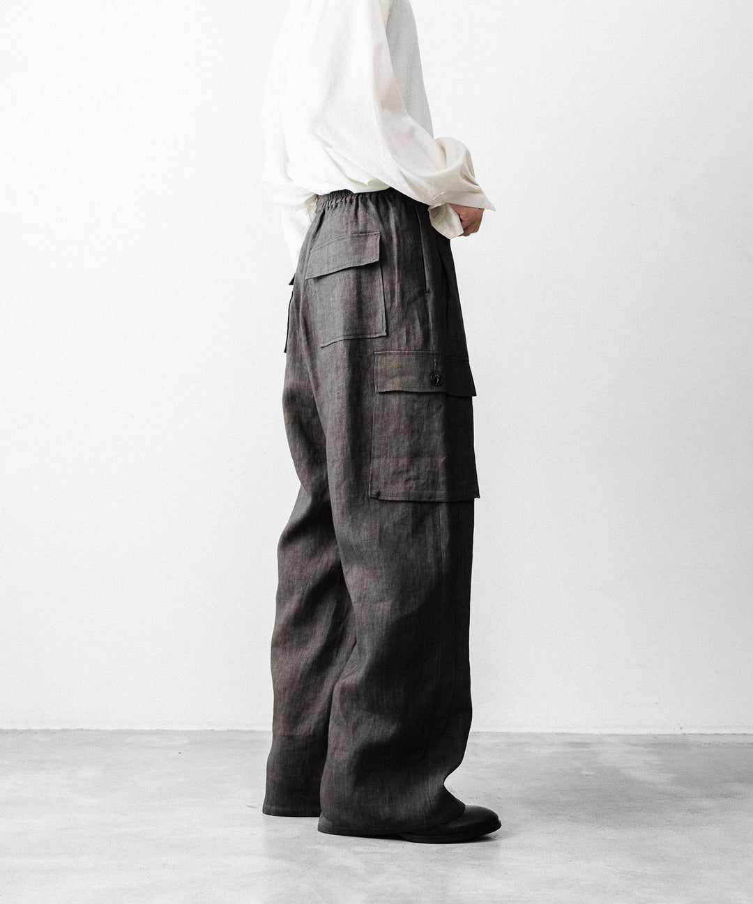 nakedgauge(ネイキッドゲージ)のSUMI LINEN WIDE EASY CARGO PANTS - CHARCOAL GRAYの公式通販サイトsession福岡セレクトショップ