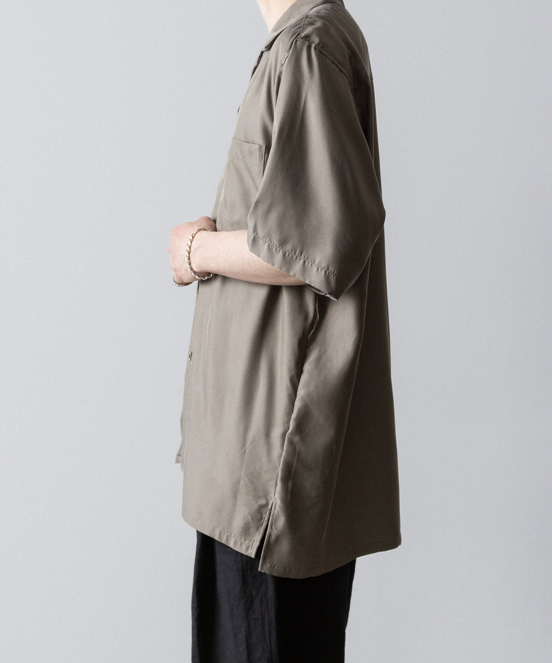 ssstein(シュタイン)のCUPRO TWILL OVERSIZED OPEN COLLAR SS SHIRT - TAUPEの公式通販サイトsession福岡セレクトショップ
