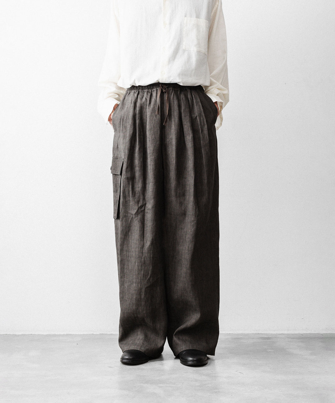 nakedgauge(ネイキッドゲージ)のSUMI LINEN WIDE EASY CARGO PANTS - CHARCOAL GRAYの公式通販サイトsession福岡セレクトショップ