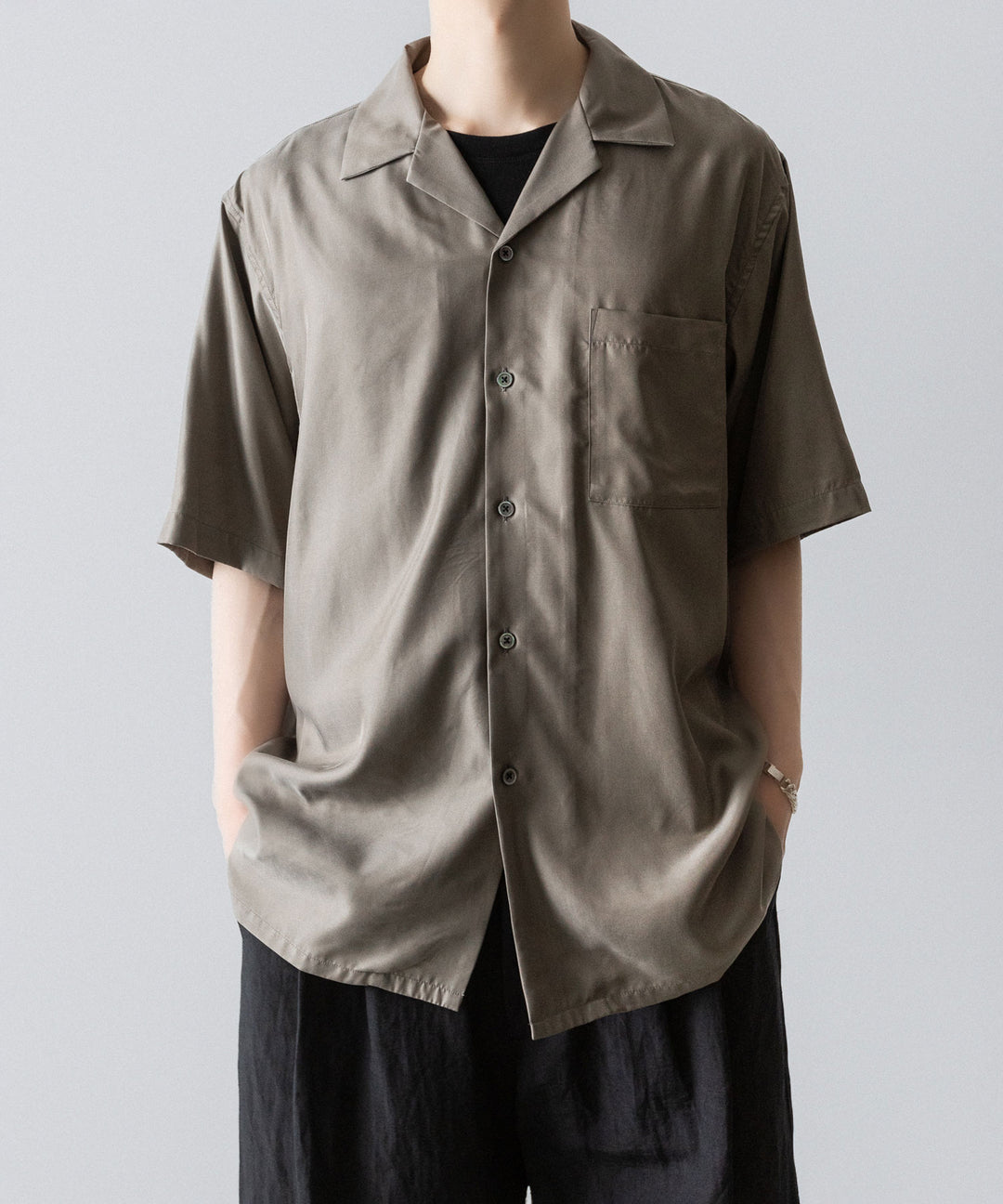 ssstein(シュタイン)のCUPRO TWILL OVERSIZED OPEN COLLAR SS SHIRT - TAUPEの公式通販サイトsession福岡セレクトショップ
