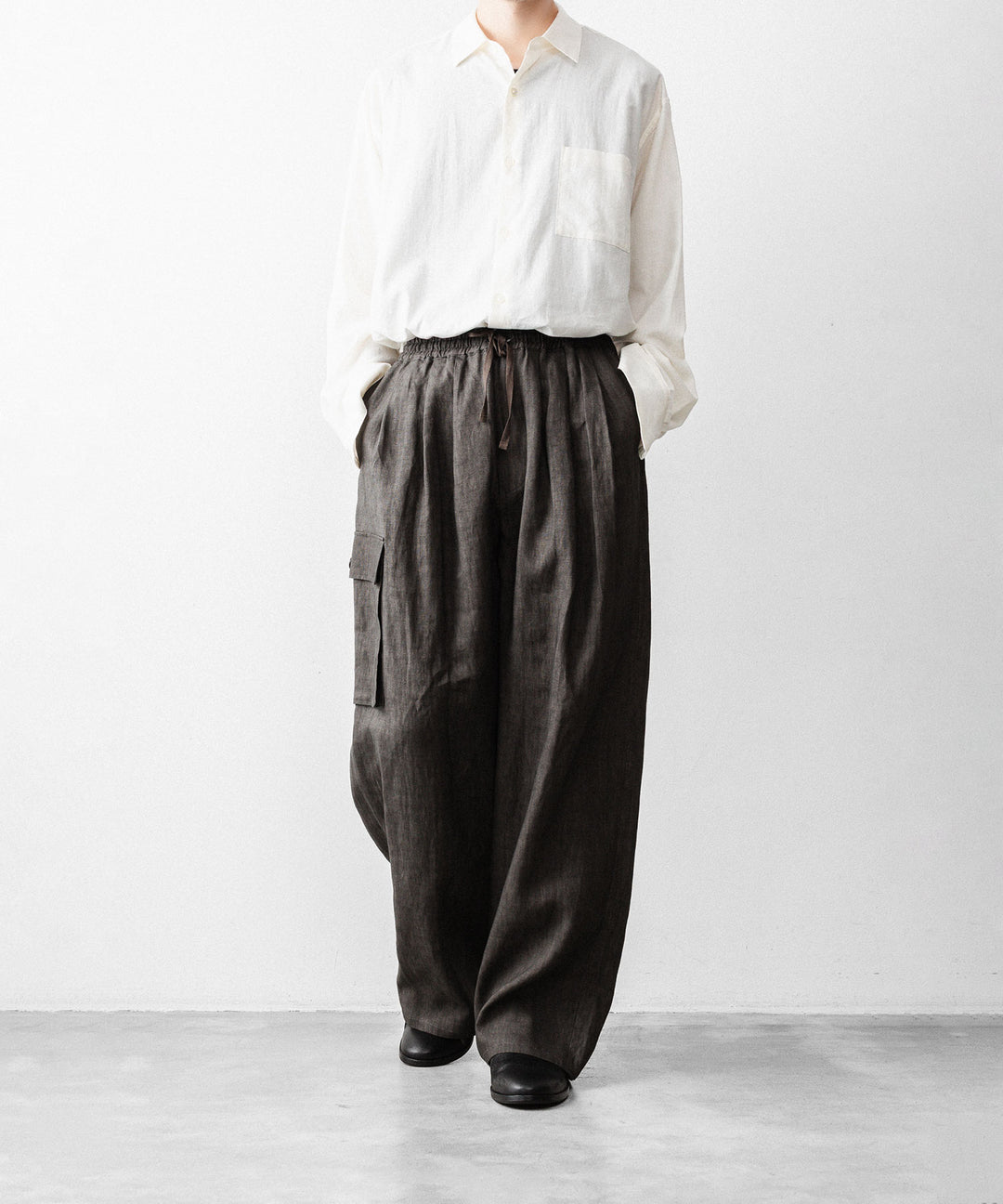 nakedgauge(ネイキッドゲージ)のSUMI LINEN WIDE EASY CARGO PANTS - CHARCOAL GRAYの公式通販サイトsession福岡セレクトショップ