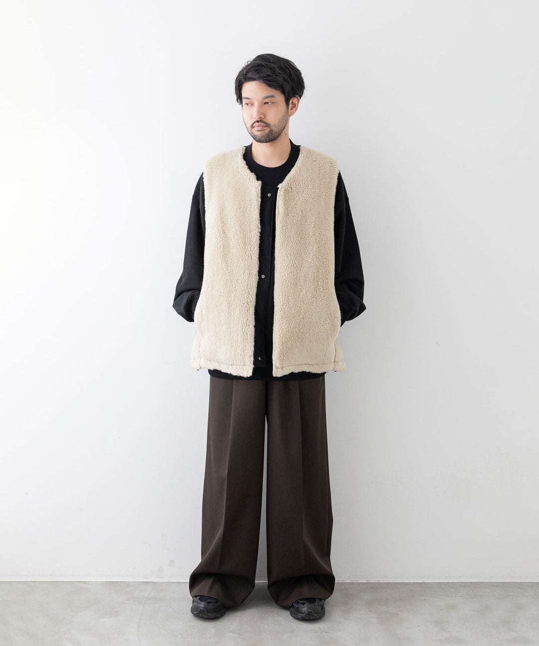 stein(シュタイン)の23AWコレクションWOOL FUR REVERSIBLE VESTのBEIGE 