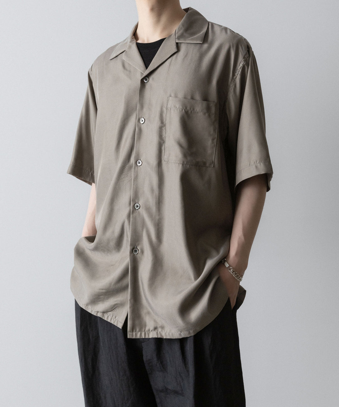 ssstein(シュタイン)のCUPRO TWILL OVERSIZED OPEN COLLAR SS SHIRT - TAUPEの公式通販サイトsession福岡セレクトショップ
