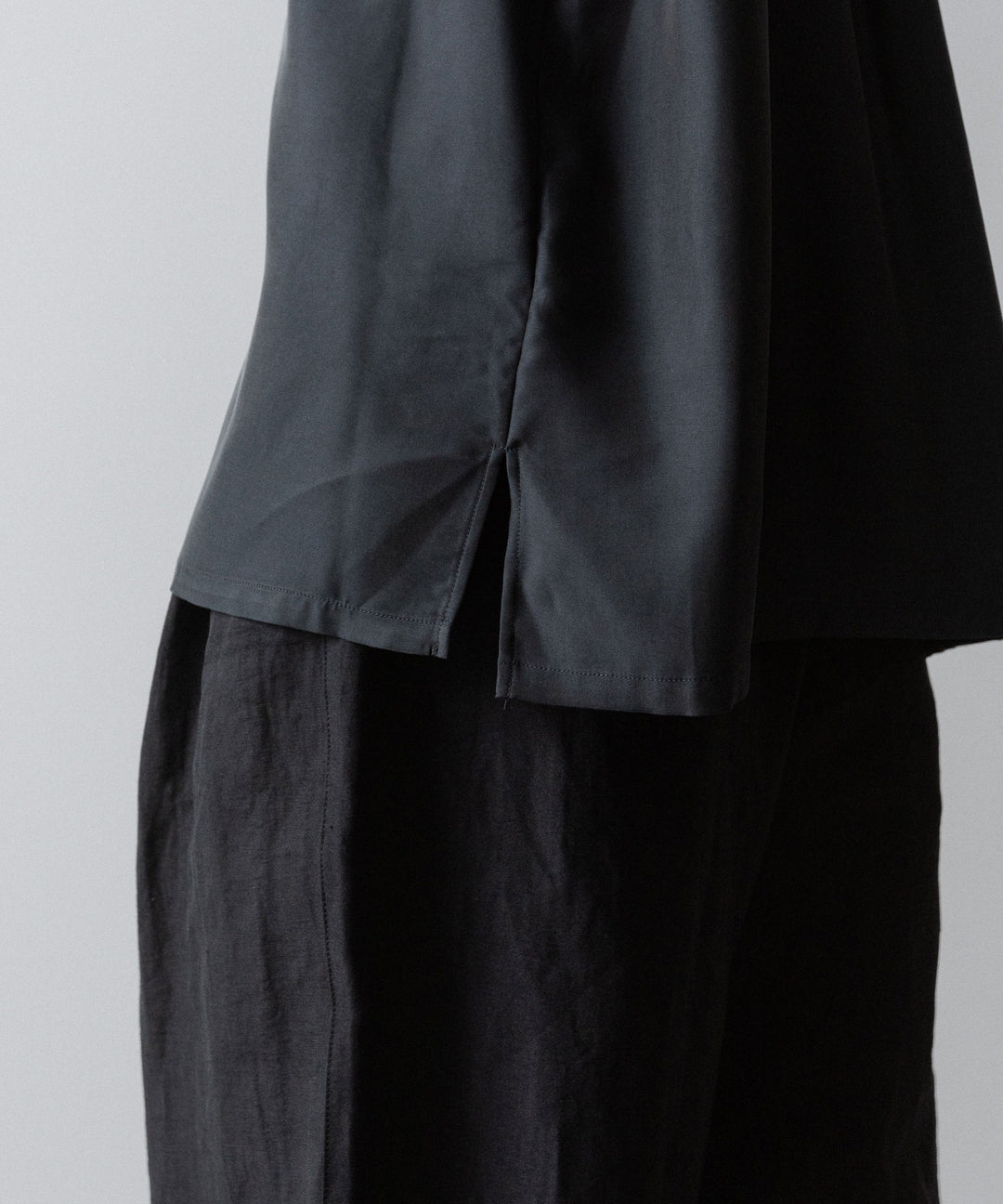 ssstein(シュタイン)のCUPRO TWILL OVERSIZED OPEN COLLAR SS SHIRT - BLACKの公式通販サイトsession福岡セレクトショップ
