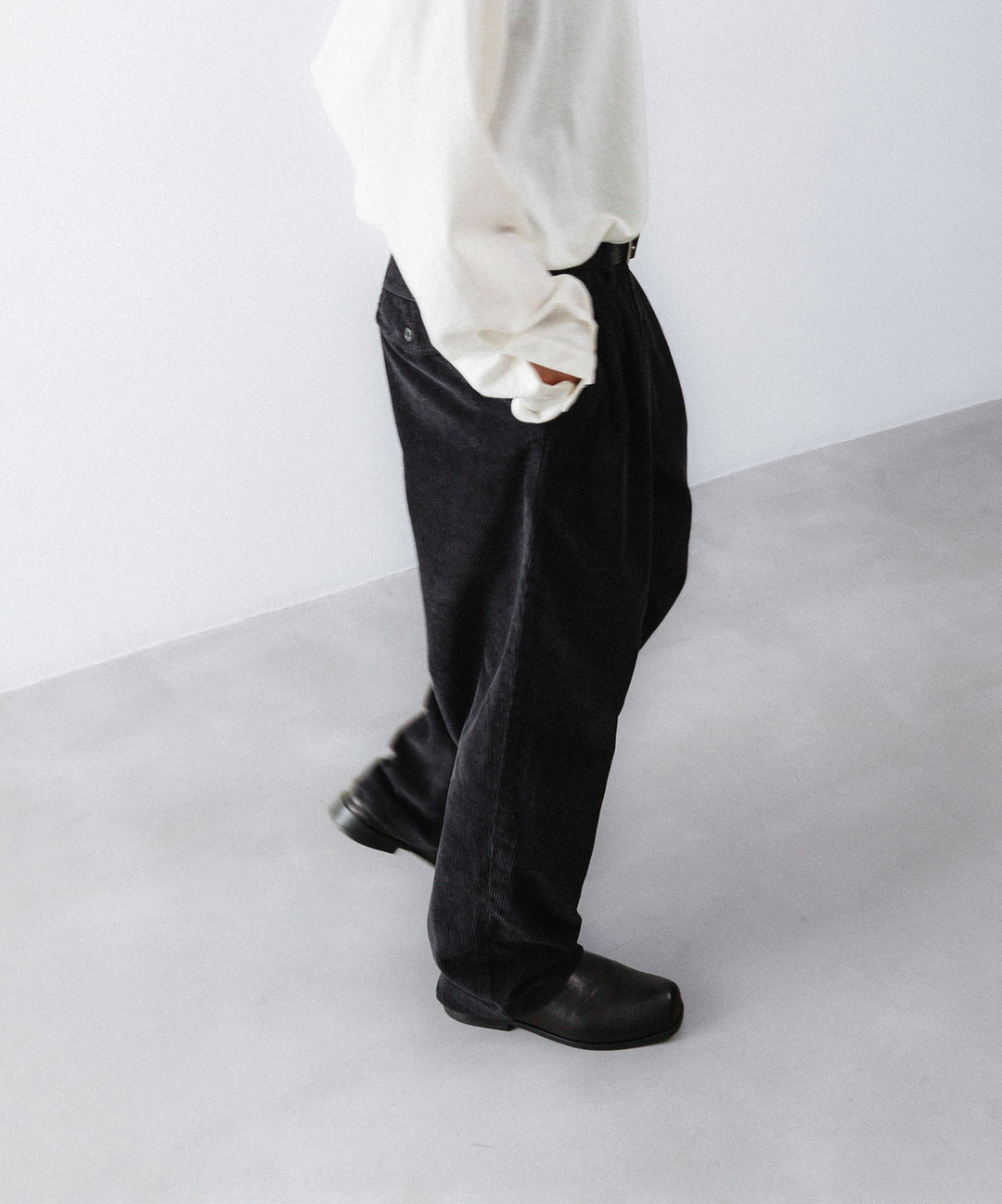 concause-コンコースのCORDUROY WIDE TAPERED SLACKSのBLACK公式通販サイトsession福岡セレクトショップ