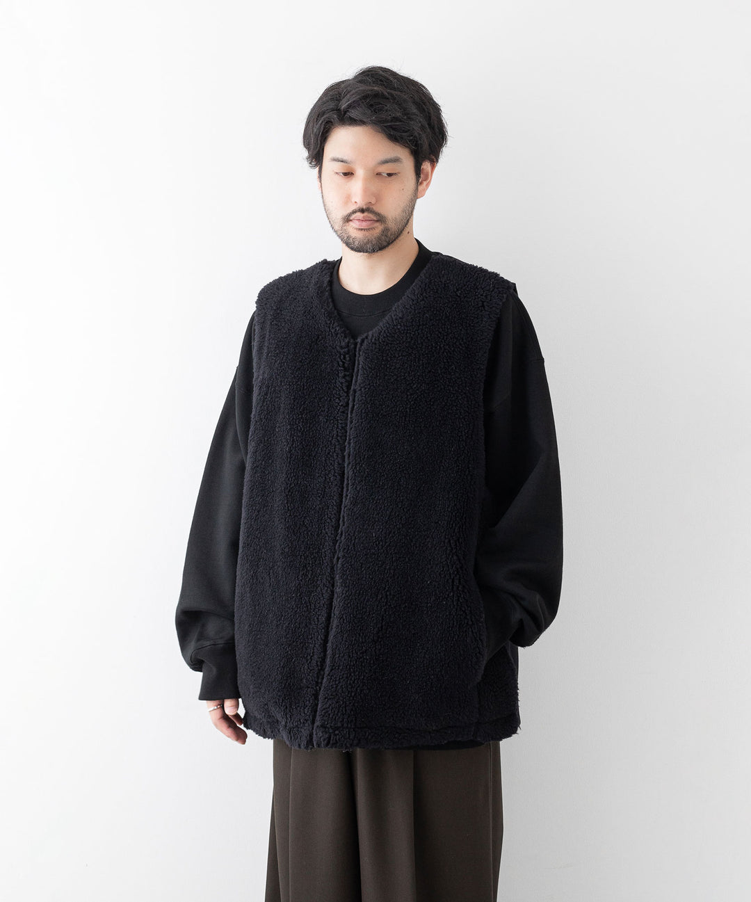 stein(シュタイン)の23AWコレクションWOOL FUR REVERSIBLE VESTのBLACK
