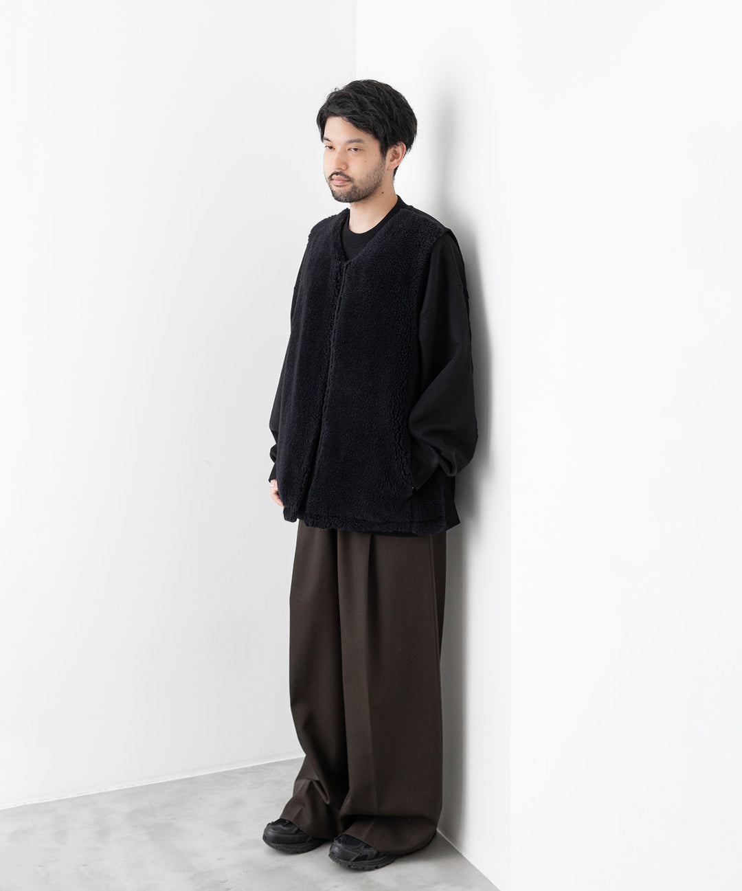stein(シュタイン)の23AWコレクションWOOL FUR REVERSIBLE VESTのBLACK