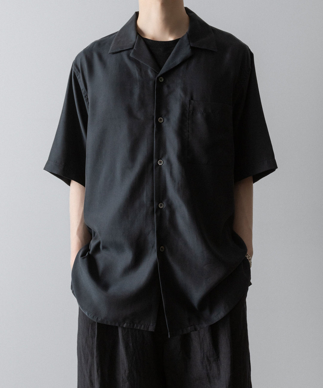 ssstein(シュタイン)のCUPRO TWILL OVERSIZED OPEN COLLAR SS SHIRT - BLACKの公式通販サイトsession福岡セレクトショップ
