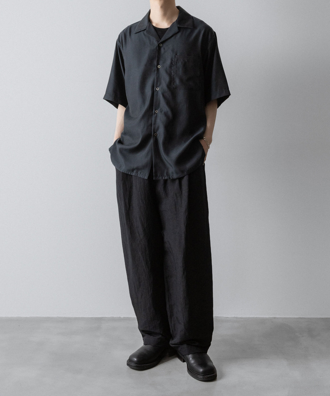 ssstein(シュタイン)のCUPRO TWILL OVERSIZED OPEN COLLAR SS SHIRT - BLACKの公式通販サイトsession福岡セレクトショップ

