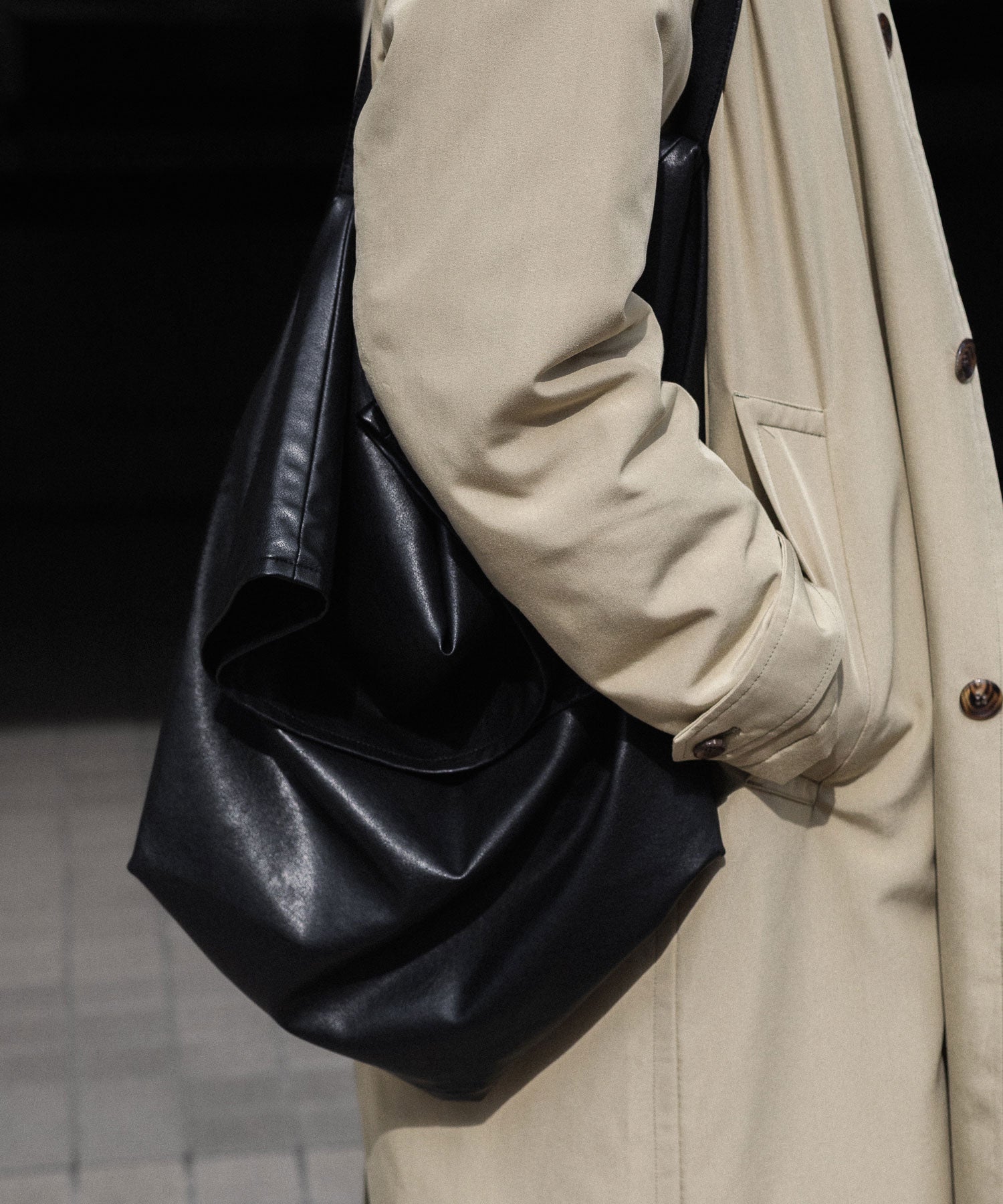 ATTACHMENT アタッチメントのSYNTHETIC LEATHER SHOULDER BAG - BLACKの公式通販サイトsession福岡セレクトショップ