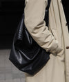 【 ATTACHMENT 】SYNTHETIC LEATHER SHOULDER BAG - BLACK