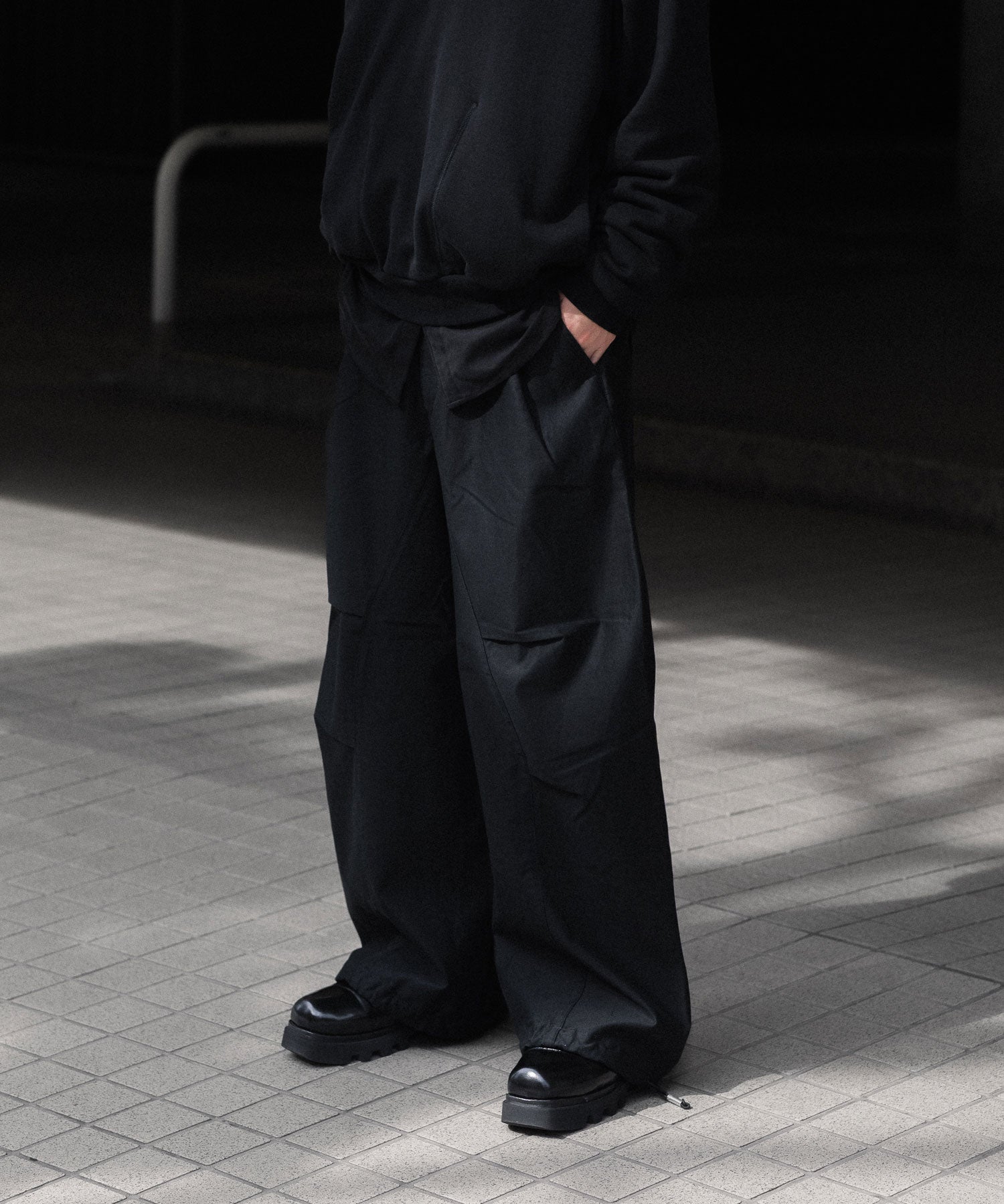 VEIN-ヴェインのCOTTON MOLESKIN 3D FILED TROUSERS のBLACK公式通販サイト　session福岡セレクトショップ