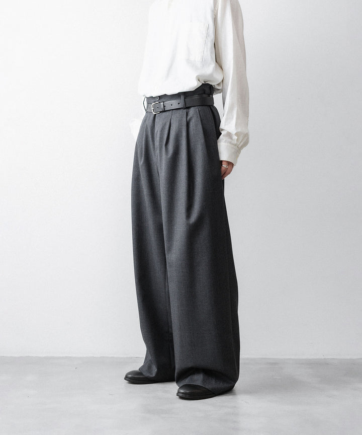 nakedgauge(ネイキッドゲージ)のWOOL GABARDINE 3PLEAT WIDE SLACKS - CHARCOAL GRAYの公式通販サイトsession福岡セレクトショップ