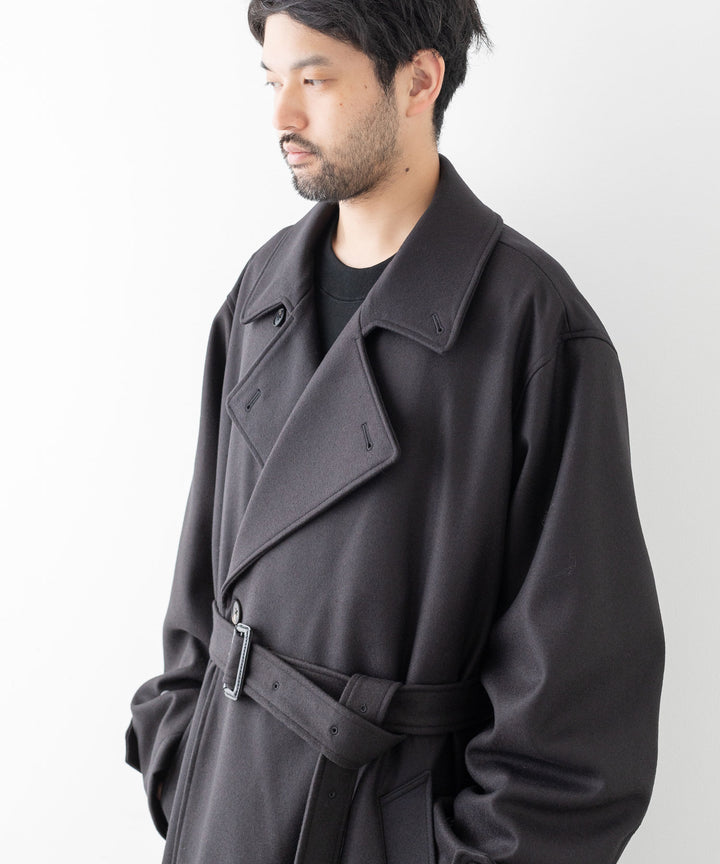 stein(シュタイン)の23AWコレクションOVERESIZED DOUBLE BREASTED COATのDARK CHARCOAL
