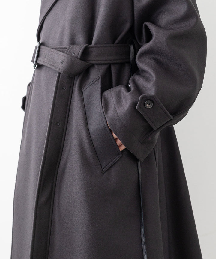stein(シュタイン)の23AWコレクションOVERESIZED DOUBLE BREASTED COATのDARK CHARCOAL