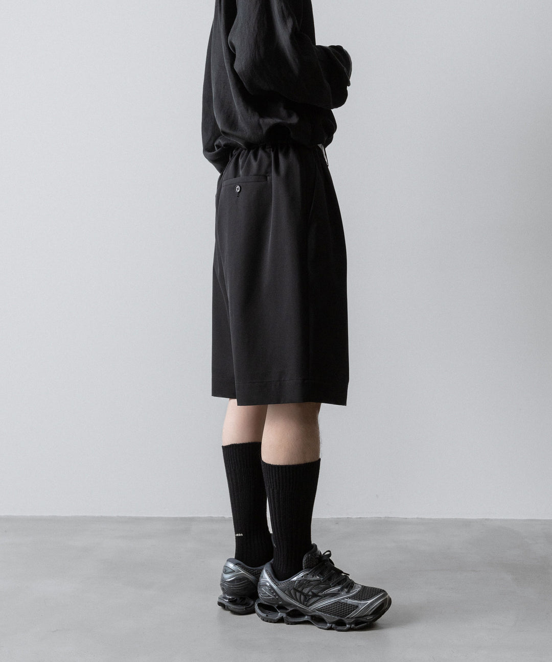 ssstein(シュタイン)の WIDE EASY SHORT TROUSERS(2/90 WOOL GABARDINE) - BLACKの公式通販サイトsession福岡セレクトショップ