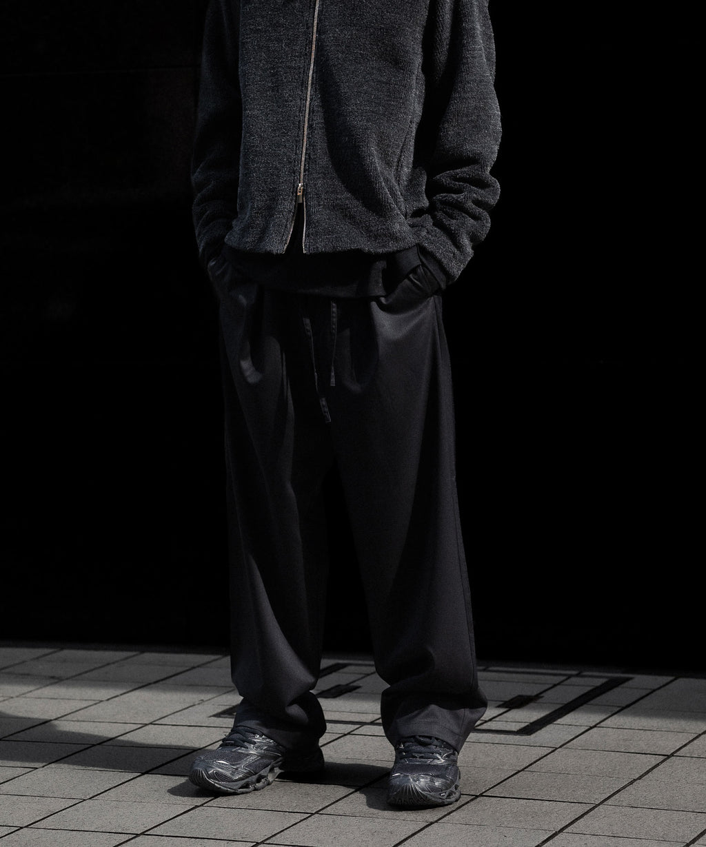 ATTACHMENT アタッチメントのT/W/SI STRETCH GABARDINE 1TUCK EASY TROUSERS - BLACKの公式通販サイトsession福岡セレクトショップ