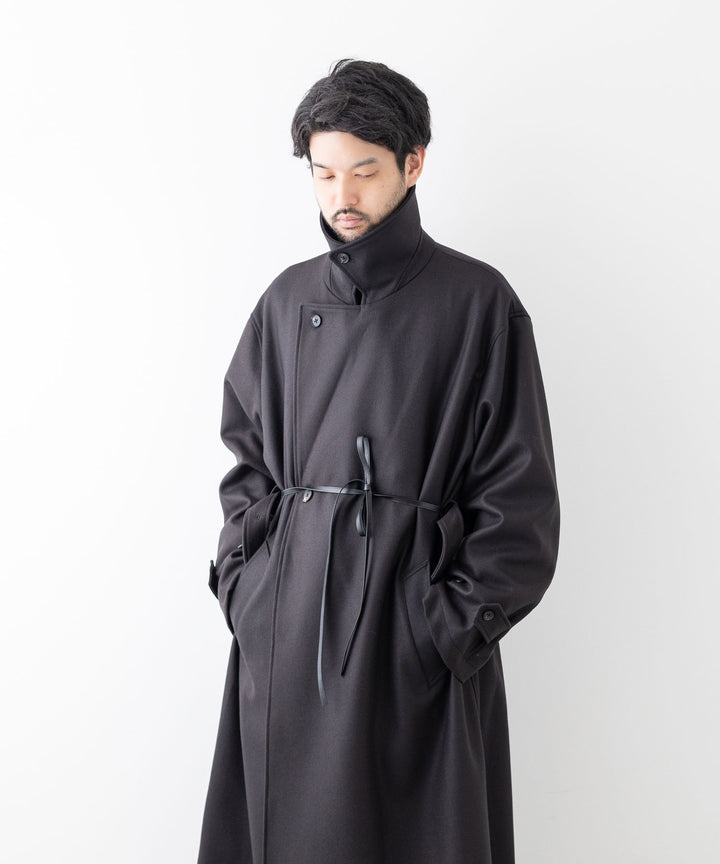 stein(シュタイン)の23AWコレクションOVERESIZED DOUBLE BREASTED COATのDARK CHARCOAL