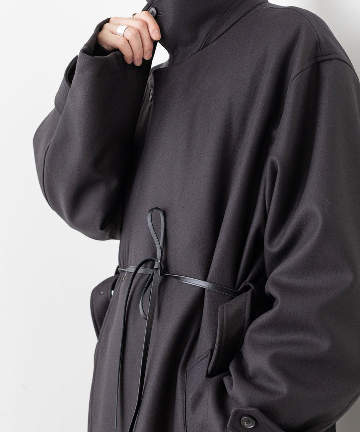 stein(シュタイン)の23AWコレクションOVERESIZED DOUBLE BREASTED COATのDARK CHARCOAL