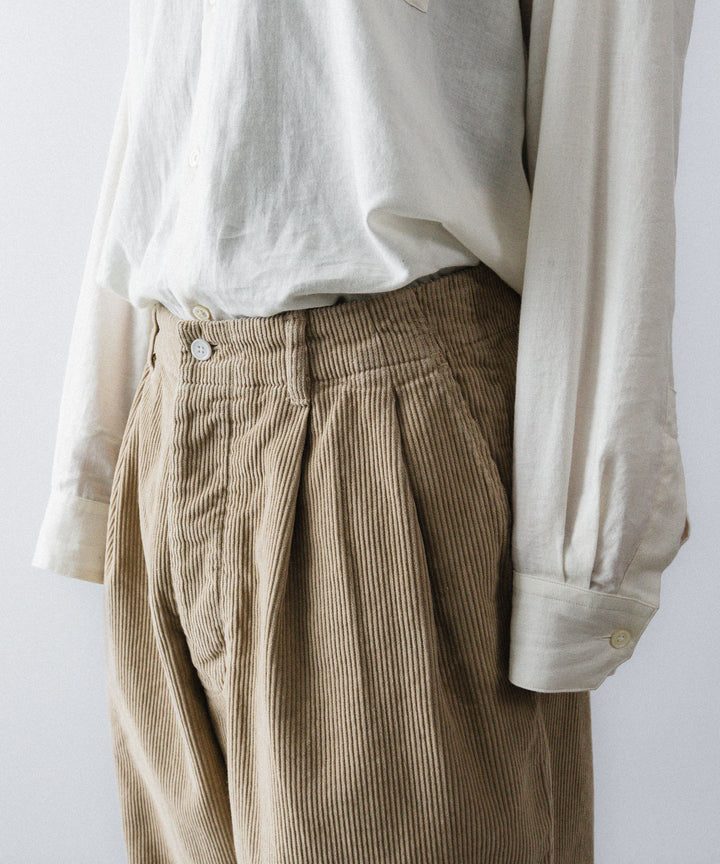 【concause】 CORDUROY WIDE TAPERED SLACKS - BEIGE