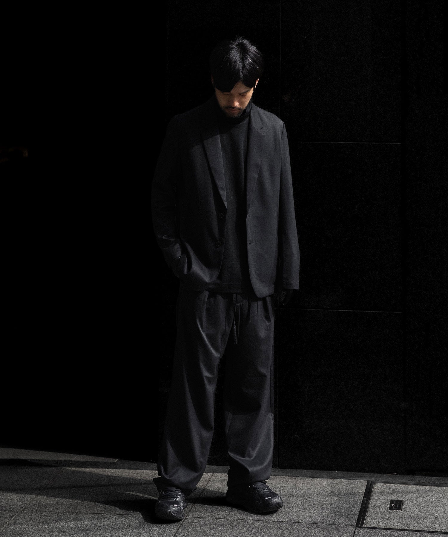 ATTACHMENT アタッチメントのT/W/SI STRETCH GABARDINE 1TUCK EASY TROUSERS - BLACKの公式通販サイトsession福岡セレクトショップ
