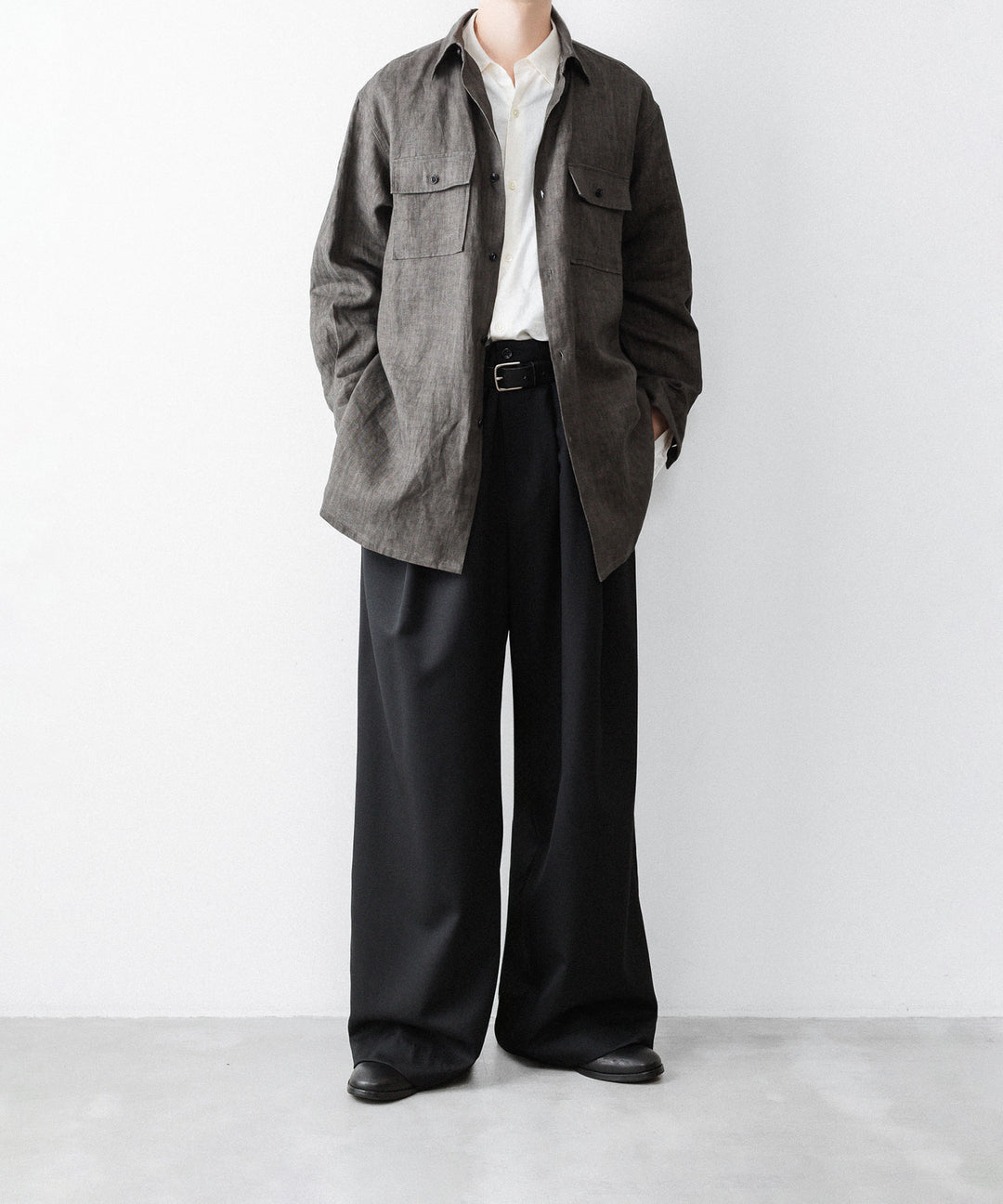 nakedgauge(ネイキッドゲージ)のWOOL GABARDINE 3PLEAT WIDE SLACKS - BLACKの公式通販サイトsession福岡セレクトショップ