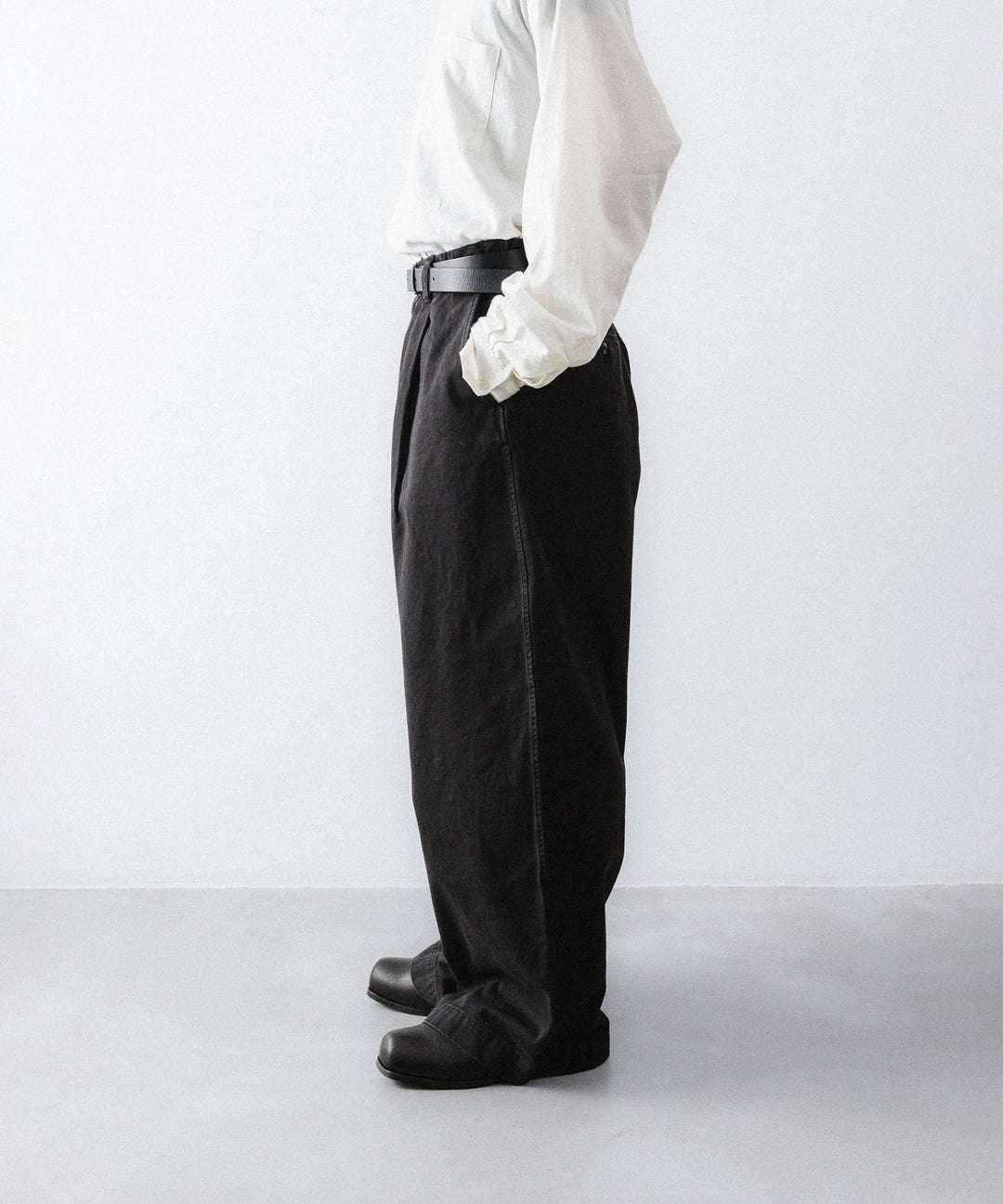 【concause】 WIDE WORK TROUSERS - BLACK