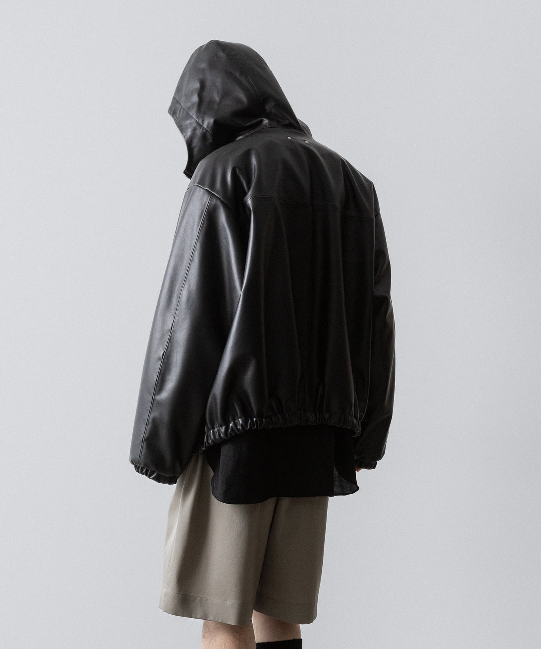 ssstein(シュタイン)の WIDE EASY SHORT TROUSERS(2/90 WOOL GABARDINE) - TAUPE BEIGEの公式通販サイトsession福岡セレクトショップ
