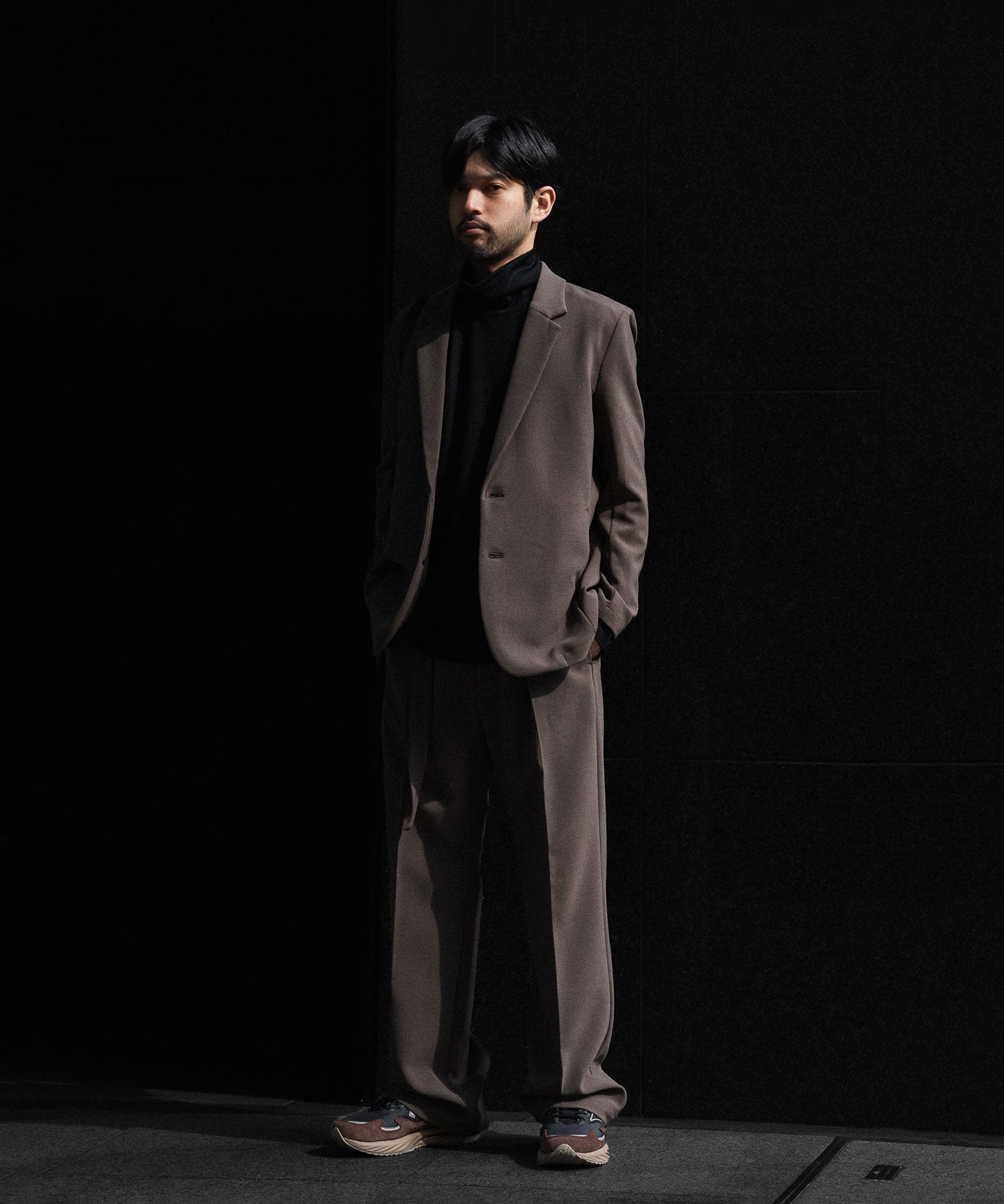 ATTACHMENT アタッチメントのPE STRETCH DOUBLE CLOTH BELTED STRAIGHT TROUSERS - D.KH GRAYの公式通販サイトsession福岡セレクトショップ