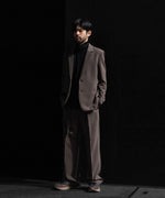 画像をギャラリービューアに読み込む, ATTACHMENT アタッチメントのPE STRETCH DOUBLE CLOTH BELTED STRAIGHT TROUSERS - D.KH GRAYの公式通販サイトsession福岡セレクトショップ
