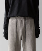 画像をギャラリービューアに読み込む, VEIN ヴェインのWO/PE QUARTER GAUGE KNIT EASY WIDE TROUSERS - X.OFF WHITEの公式通販サイトsession福岡セレクトショップ
