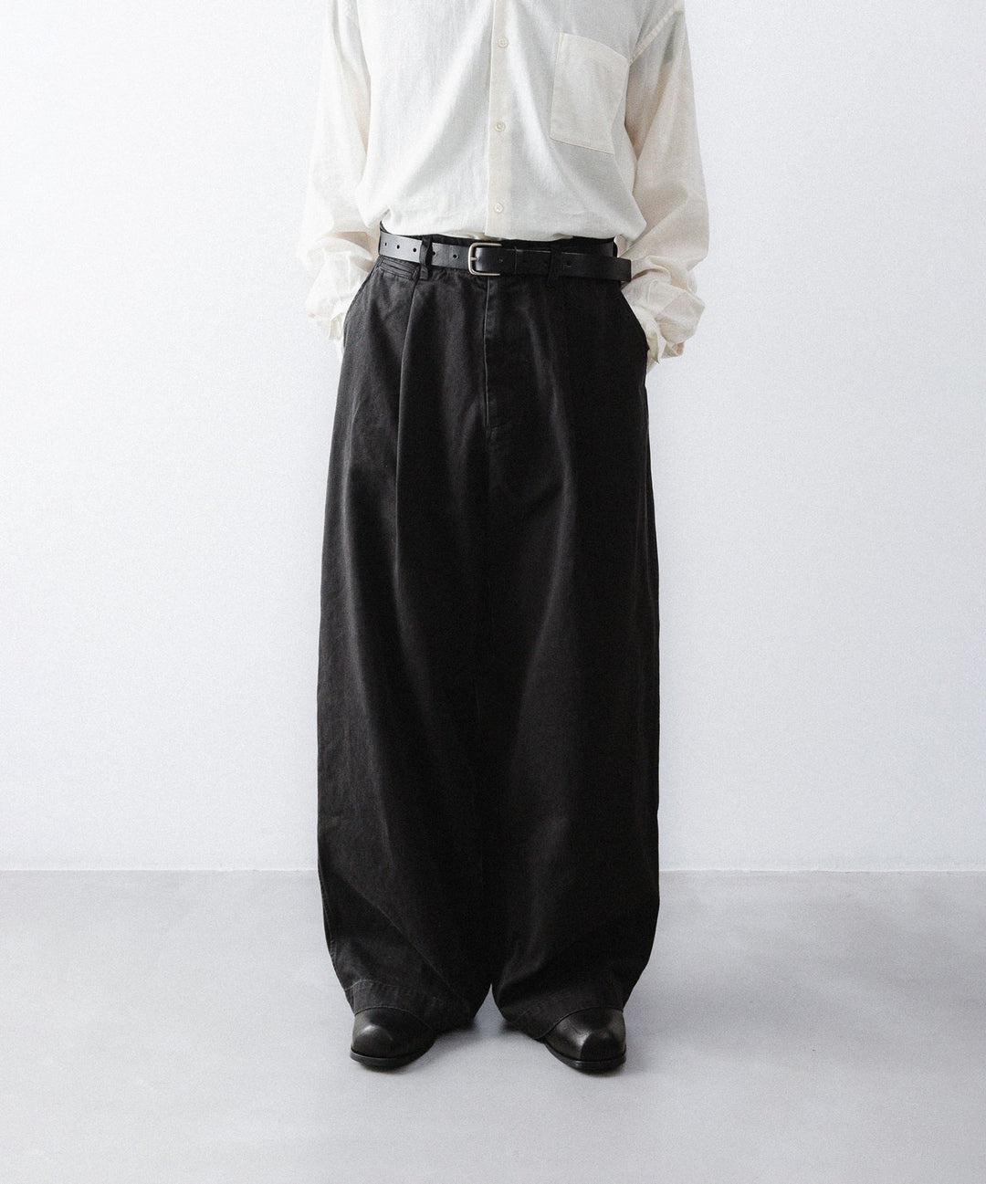 【concause】 WIDE WORK TROUSERS - BLACK