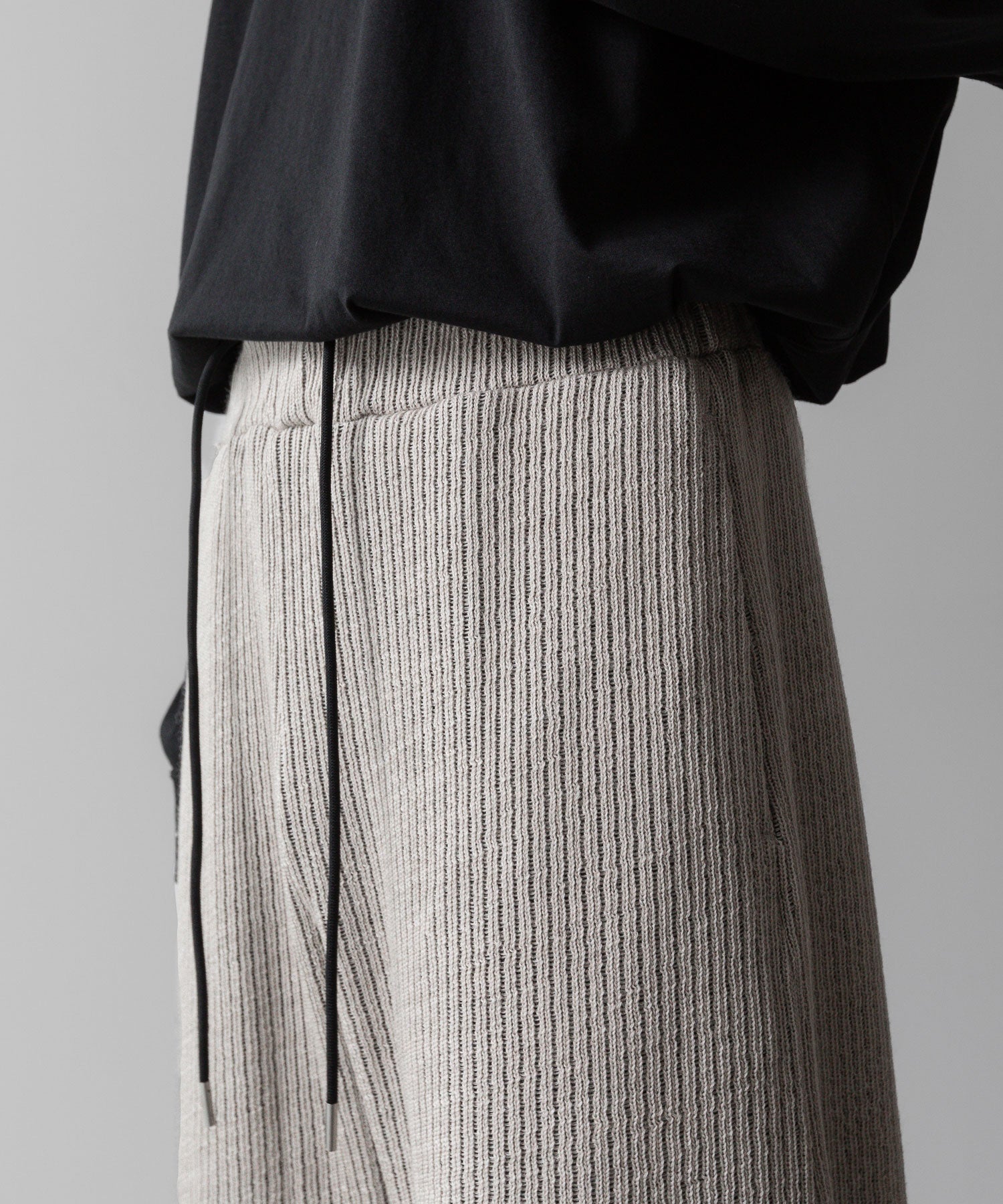 VEIN ヴェインのWO/PE QUARTER GAUGE KNIT EASY WIDE TROUSERS - X.OFF WHITEの公式通販サイトsession福岡セレクトショップ