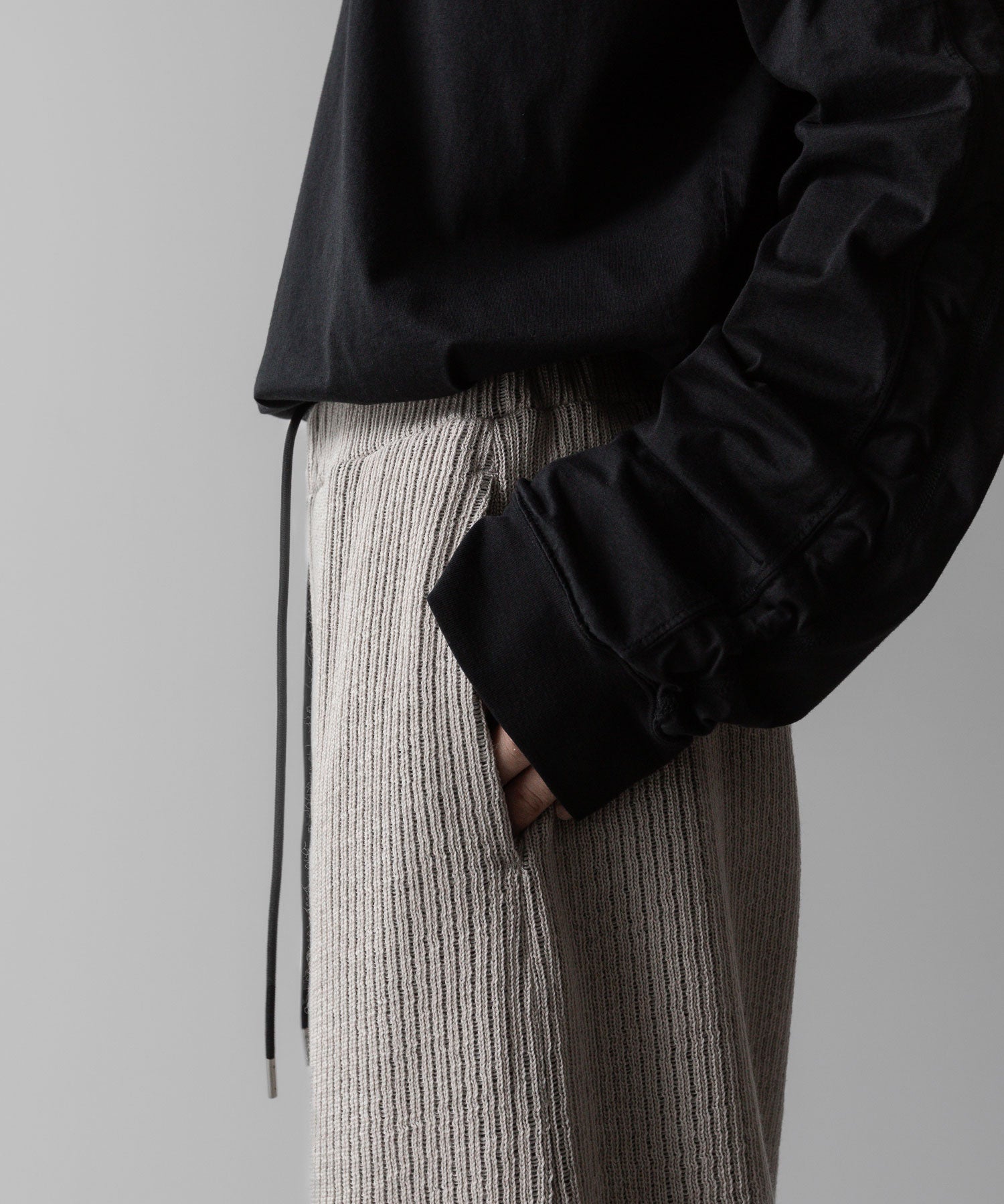 VEIN ヴェインのWO/PE QUARTER GAUGE KNIT EASY WIDE TROUSERS - X.OFF WHITEの公式通販サイトsession福岡セレクトショップ