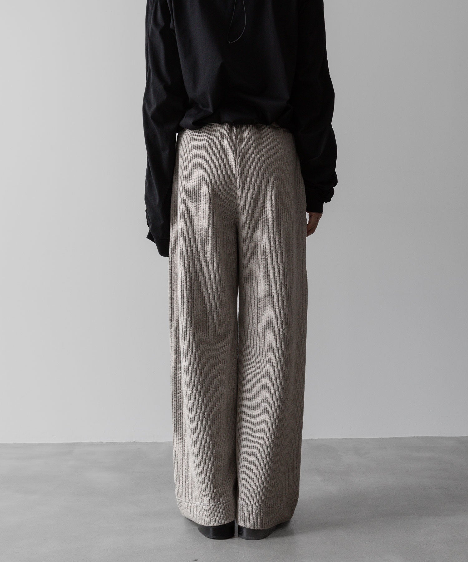 VEIN ヴェインのWO/PE QUARTER GAUGE KNIT EASY WIDE TROUSERS - X.OFF WHITEの公式通販サイトsession福岡セレクトショップ