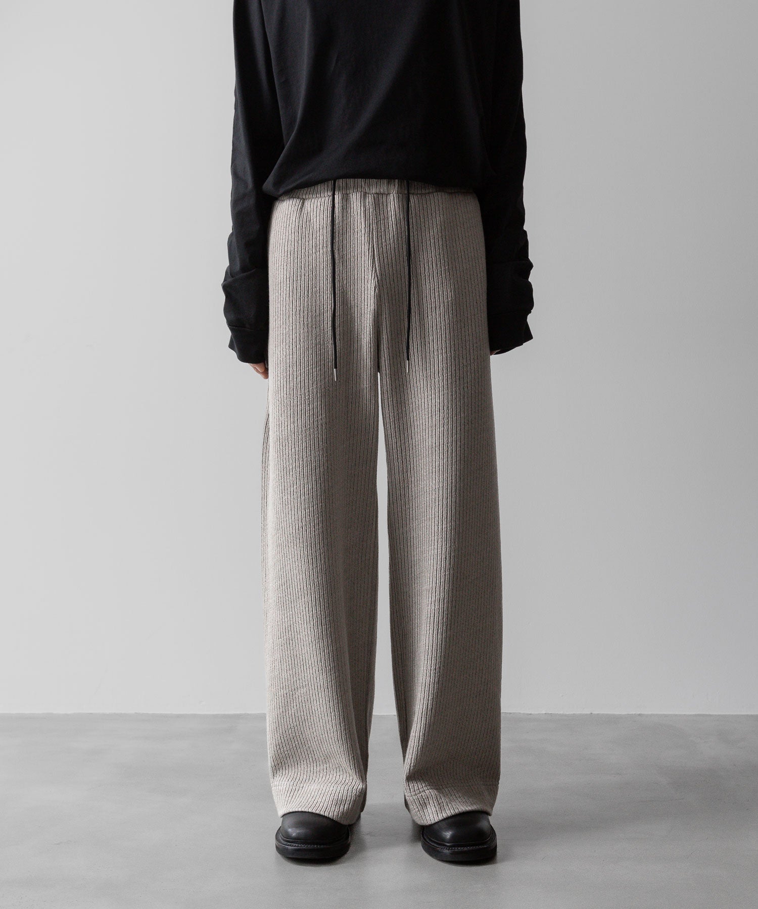 VEIN ヴェインのWO/PE QUARTER GAUGE KNIT EASY WIDE TROUSERS - X.OFF WHITEの公式通販サイトsession福岡セレクトショップ