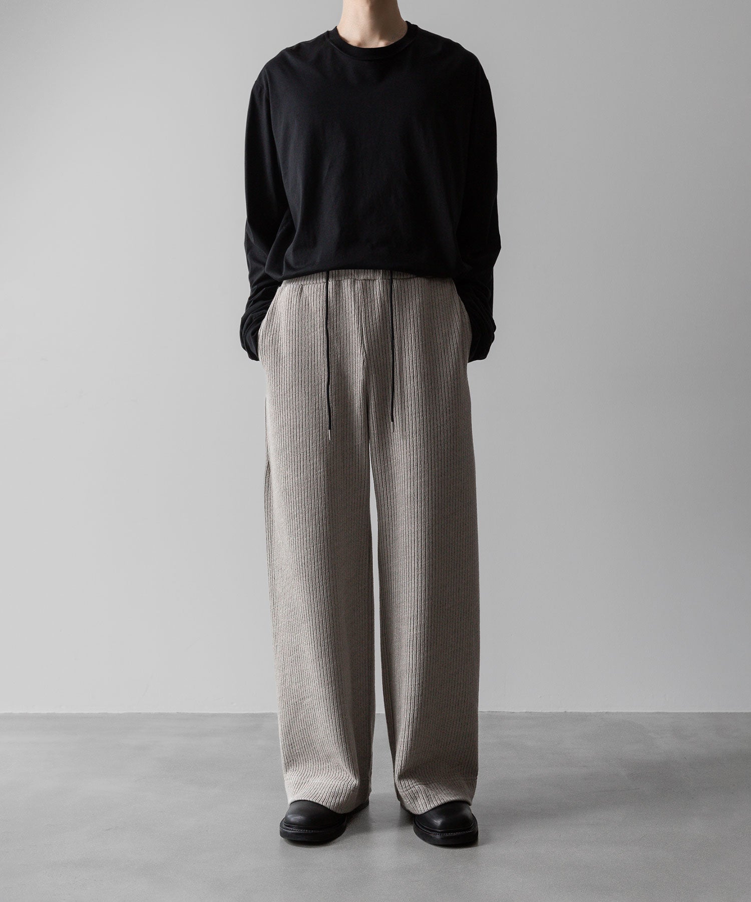 VEIN ヴェインのWO/PE QUARTER GAUGE KNIT EASY WIDE TROUSERS - X.OFF WHITEの公式通販サイトsession福岡セレクトショップ