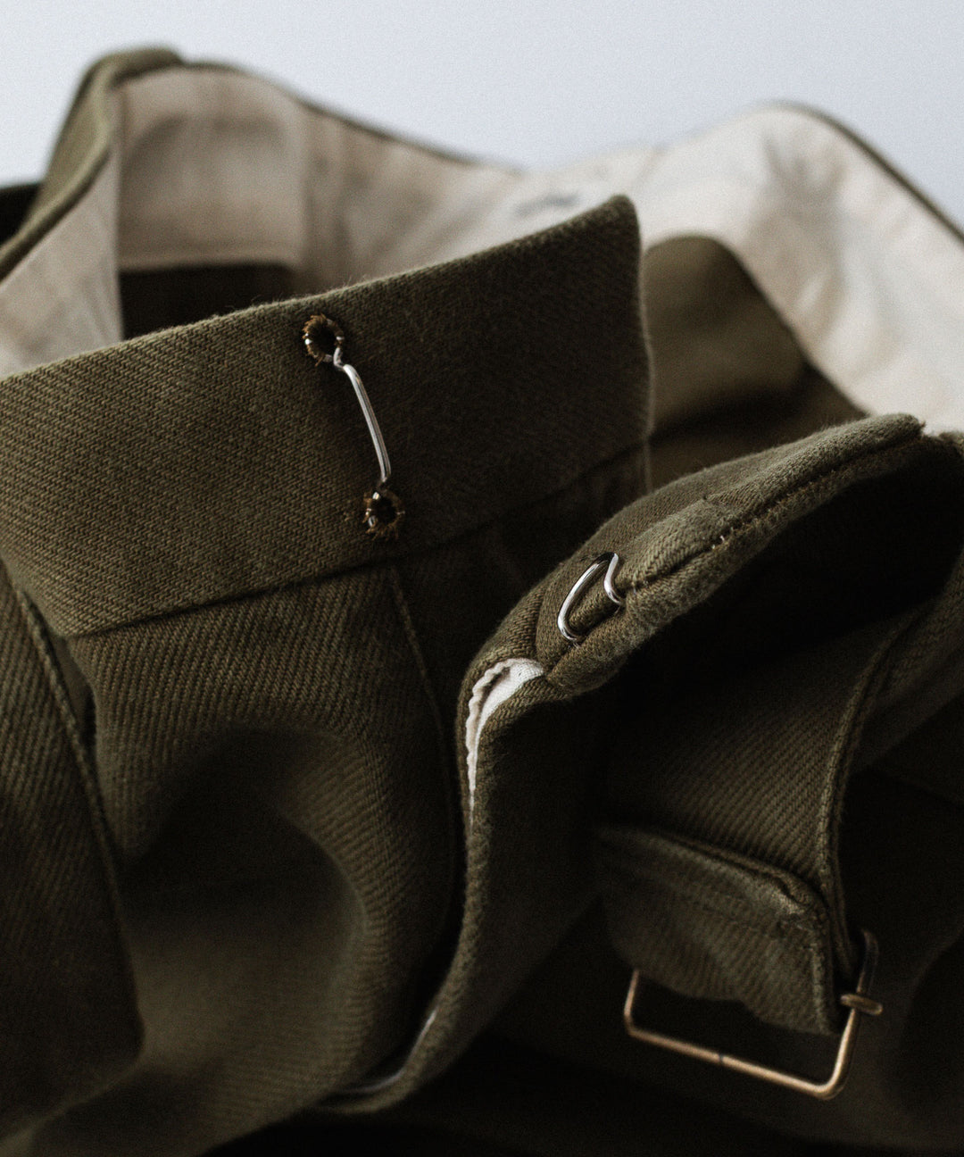 【INTÉRIM】   HEAVY PIMA TWILL  BELTED MIL BAGGY TROUSER - ARMY GREEN