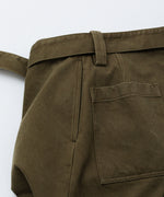 画像をギャラリービューアに読み込む, 【INTÉRIM】   HEAVY PIMA TWILL  BELTED MIL BAGGY TROUSER - ARMY GREEN
