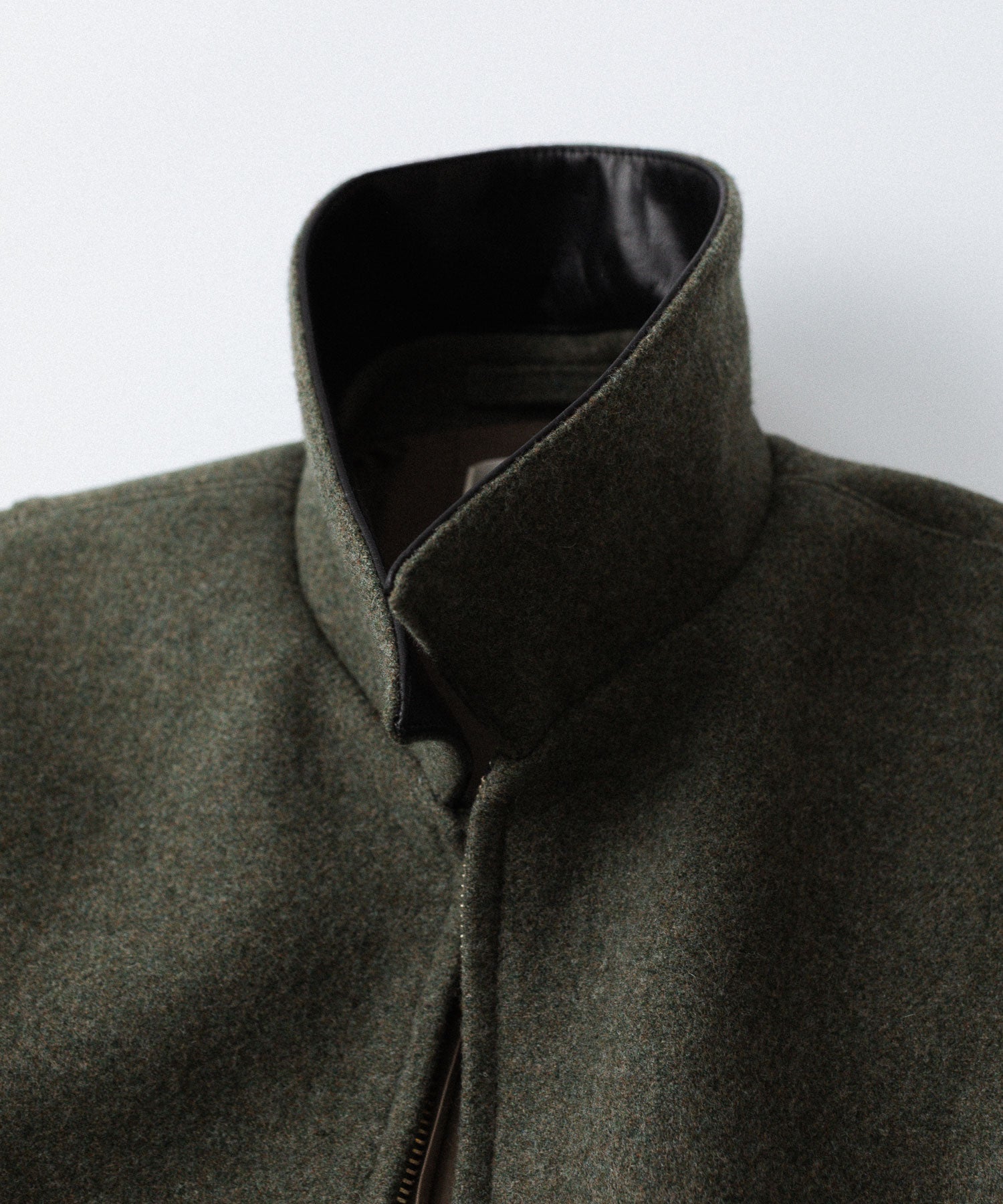INTÉRIM - インテリムのHEAVY DOUBLE FACED MELANGE WOOL FELT DEAD STOCK LEATHER COLLAR HARRINGTON JACKETのSAGE公式通販サイトsession福岡セレクトショップ