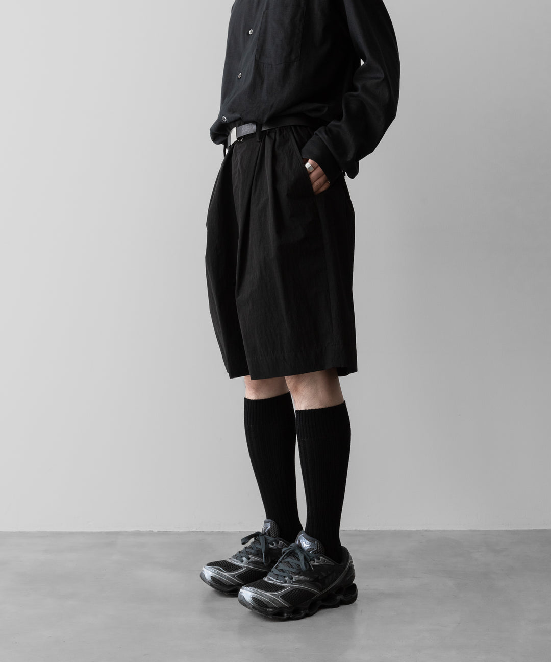 ssstein(シュタイン)のWINDPROOF NYLON WIDE EASY SHORT TROUSERS - BLACKの公式通販サイトsession福岡セレクトショップ