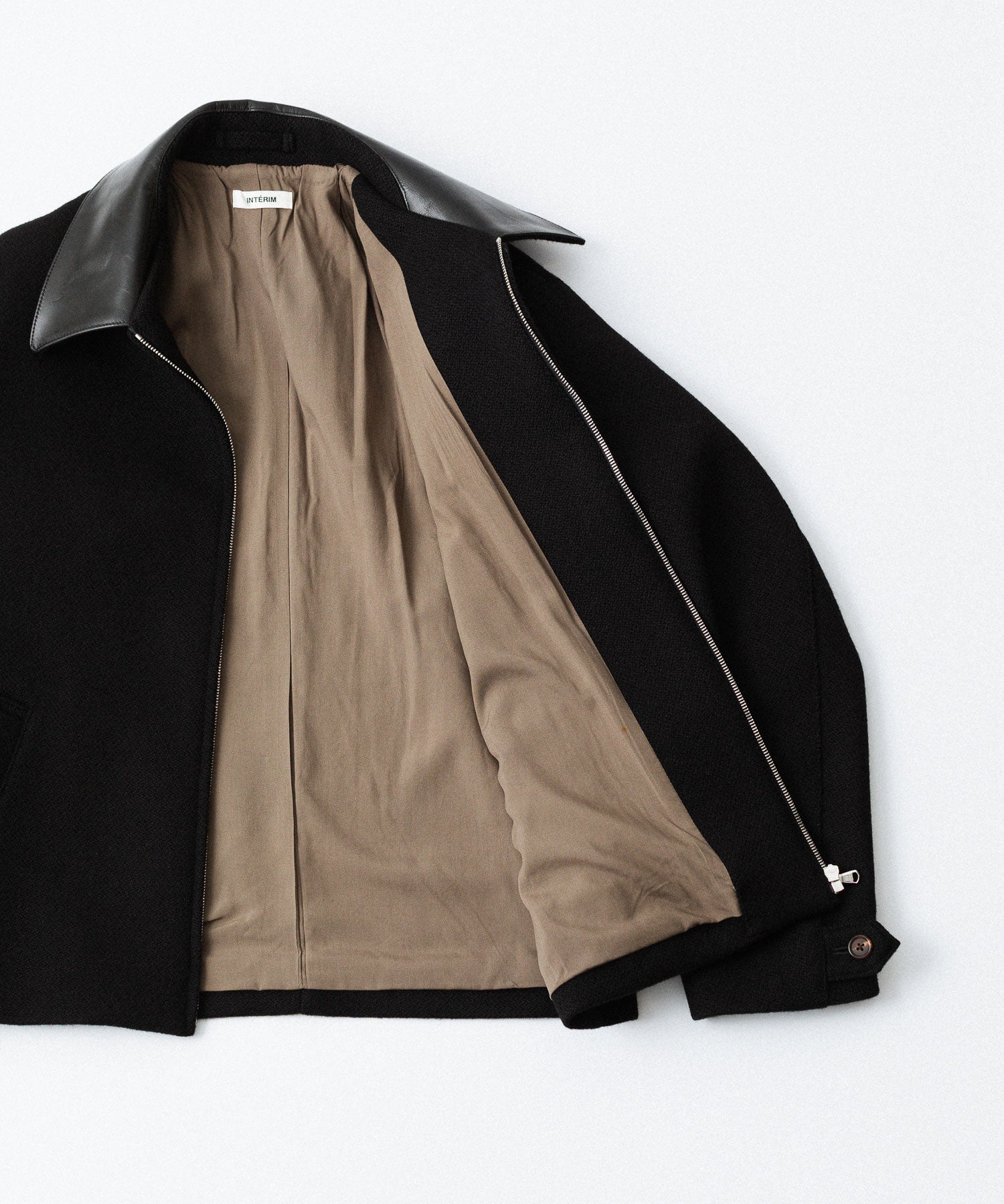 【INTÉRIM】 HEAVY PURE WOOL NATTÉ WEAVE DEAD STOCK LEATHER COLLAR HARRINGTON JACKET - BLACK