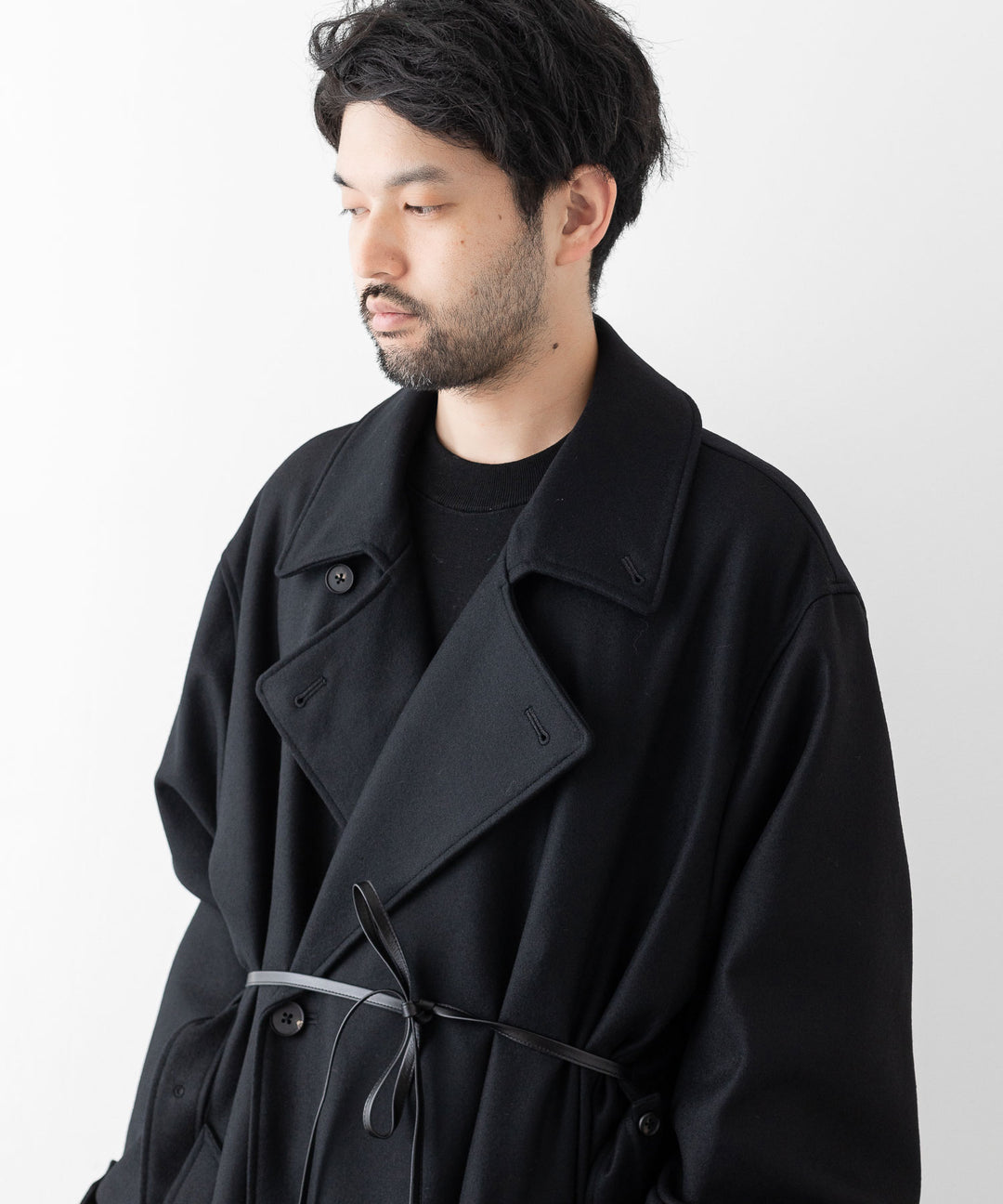 stein(シュタイン)の23AWコレクションのOVERESIZED DOUBLE BREASTED COATのBLACK