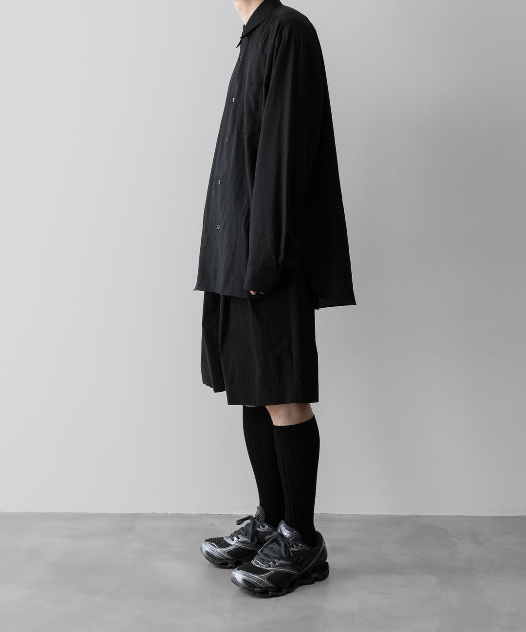 ssstein(シュタイン)のWINDPROOF NYLON WIDE EASY SHORT TROUSERS - BLACKの公式通販サイトsession福岡セレクトショップ