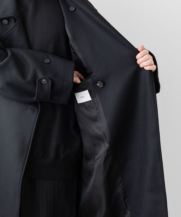 stein(シュタイン)の23AWコレクションのOVERESIZED DOUBLE BREASTED COATのBLACK