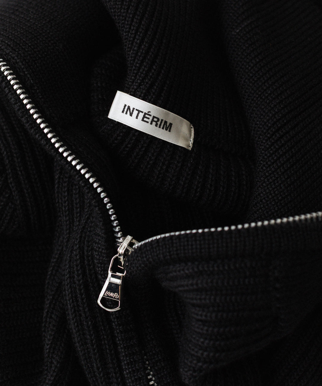 INTÉRIM - インテリムのWOOL SILK CASHMERE DEAD STOCK YARN DOUBLE RIB HALF ZIP KNITのBLACK公式通販サイトsession福岡セレクトショップ