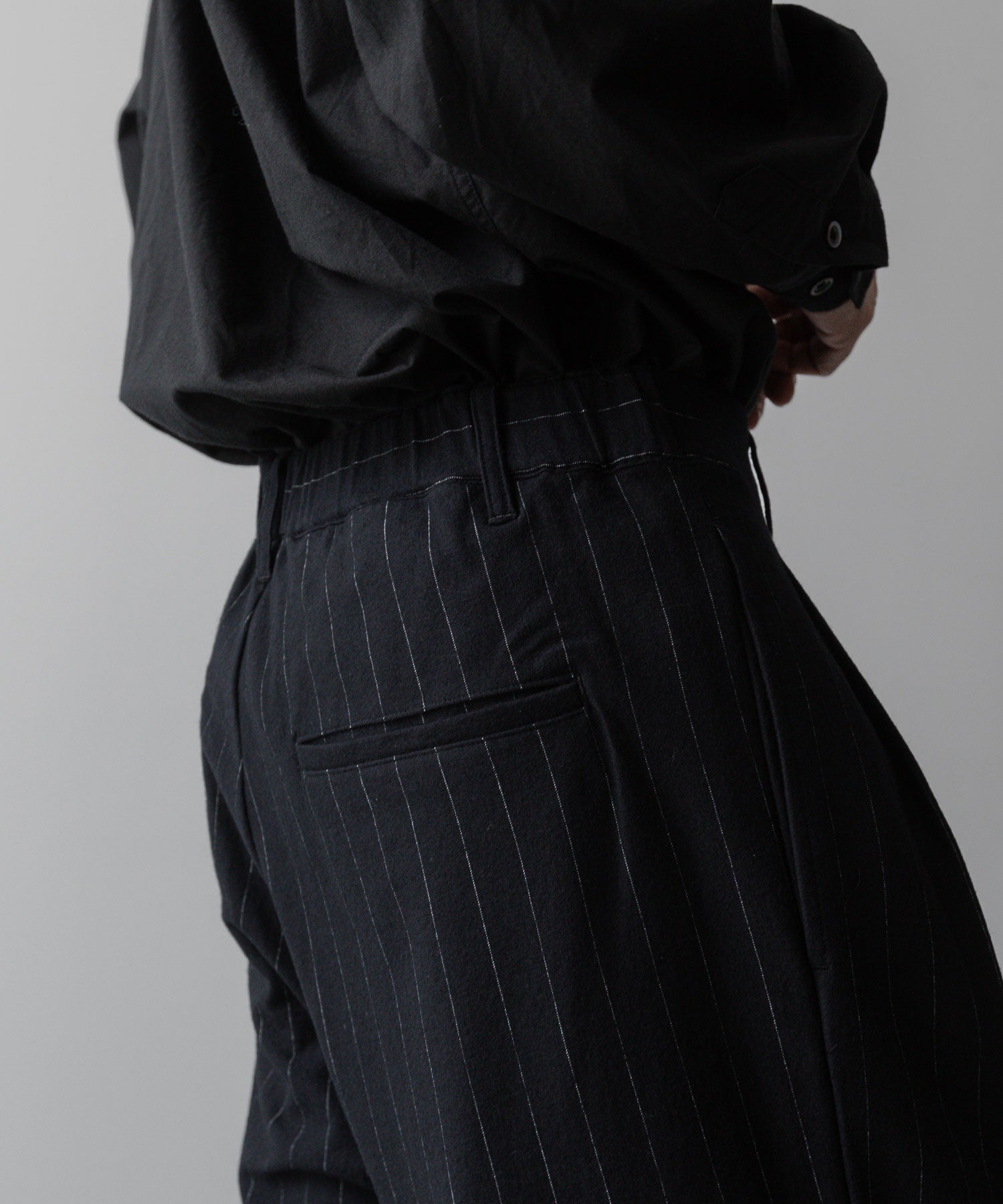 KANEMASA PHIL. カネマサフィルの36G WOOL STRIPE EASY TROUSERS - BLACK SPの公式通販サイトsession福岡セレクトショップ