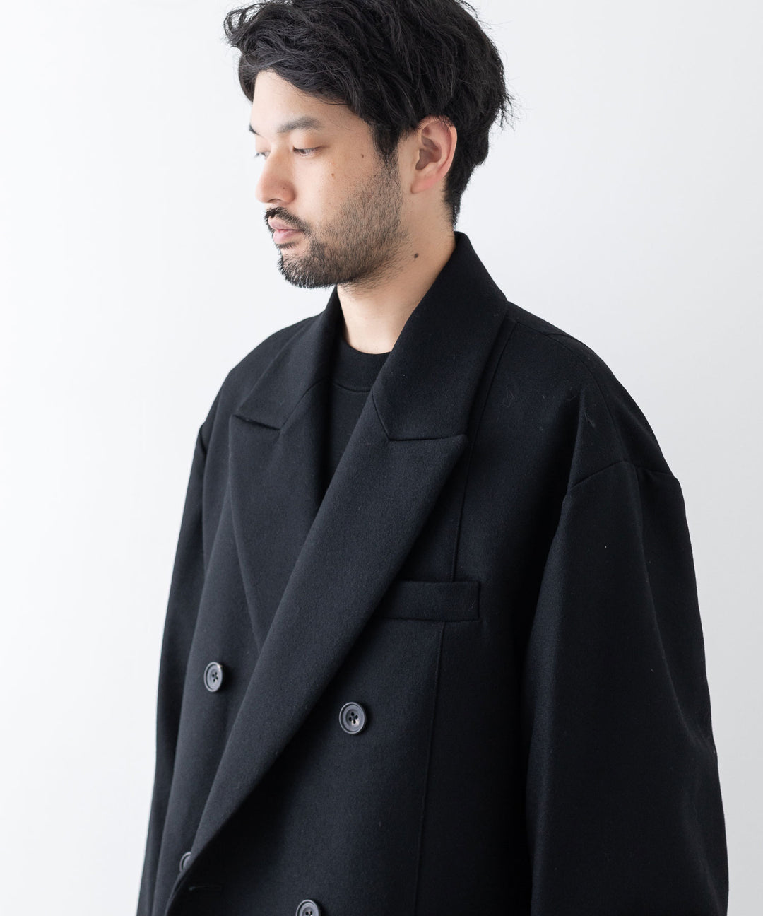 stein(シュタイン)の23AWコレクションEXTRA OVERSIZED DOUBLE BREASTED JACKETのBLACK