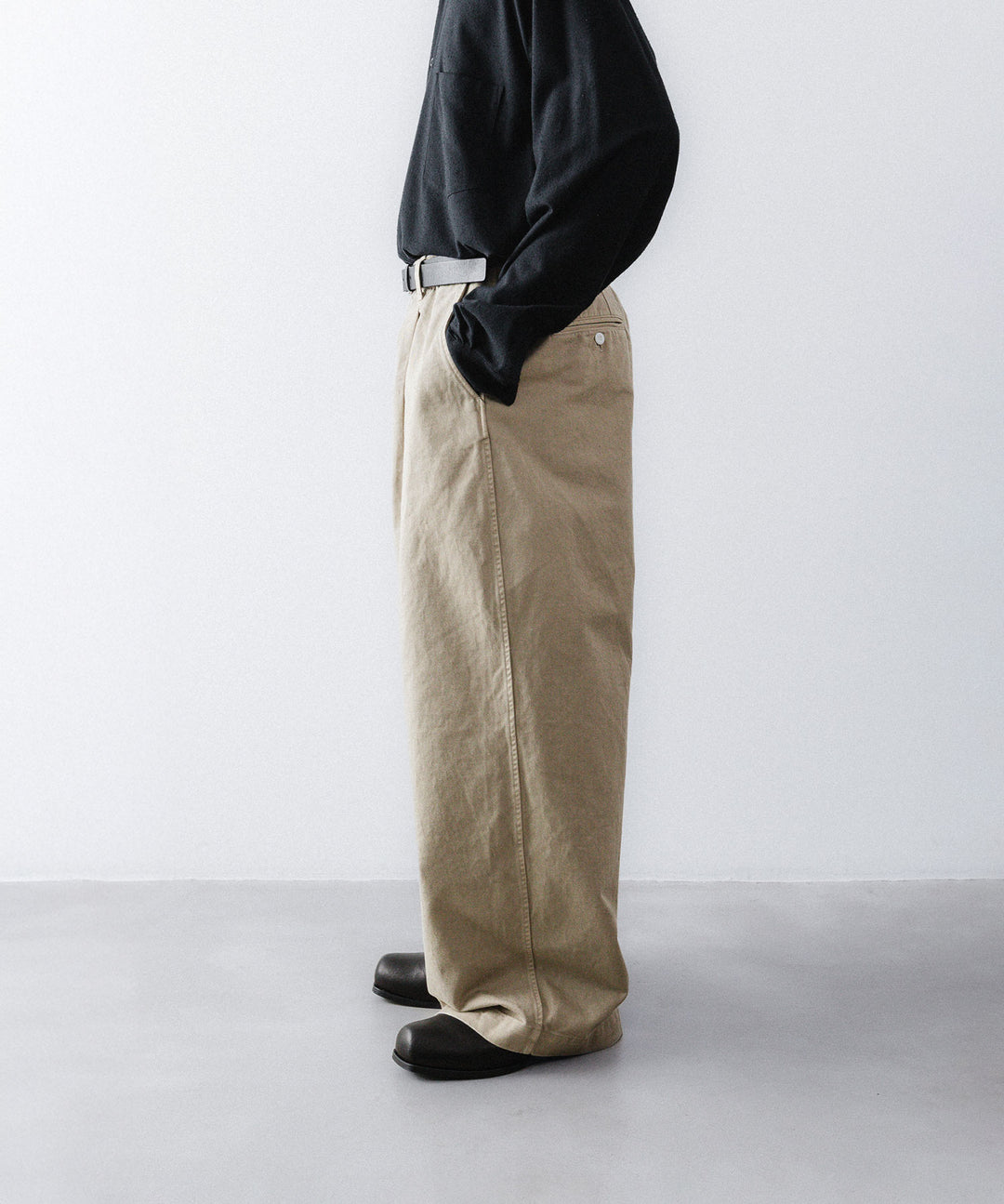【concause】 WIDE WORK TROUSERS - BEIGE